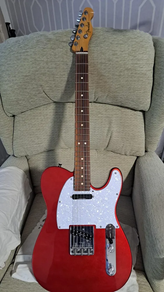 Barry’s striking red Tele.
