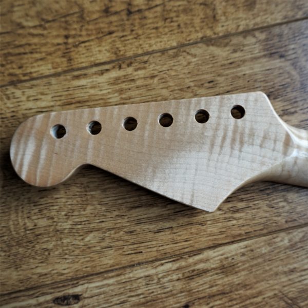 Stratocaster kabukalli FLAME MAPLE Guitar Neck by Guitar Anatomy