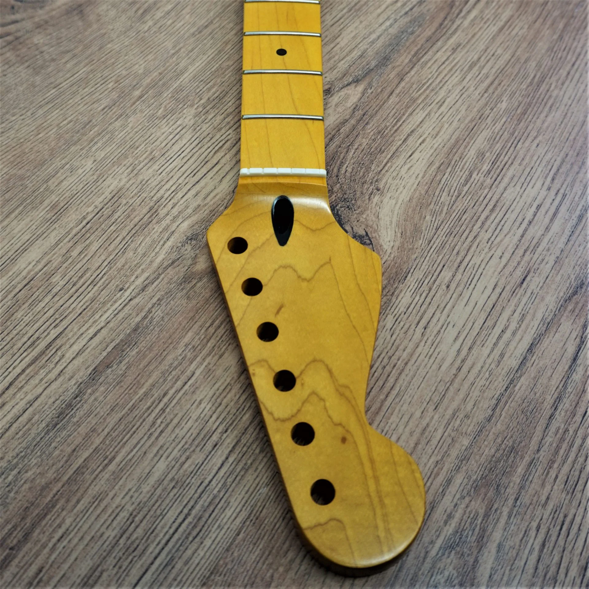 Left handed Strat Neck by Guitar Anatomy