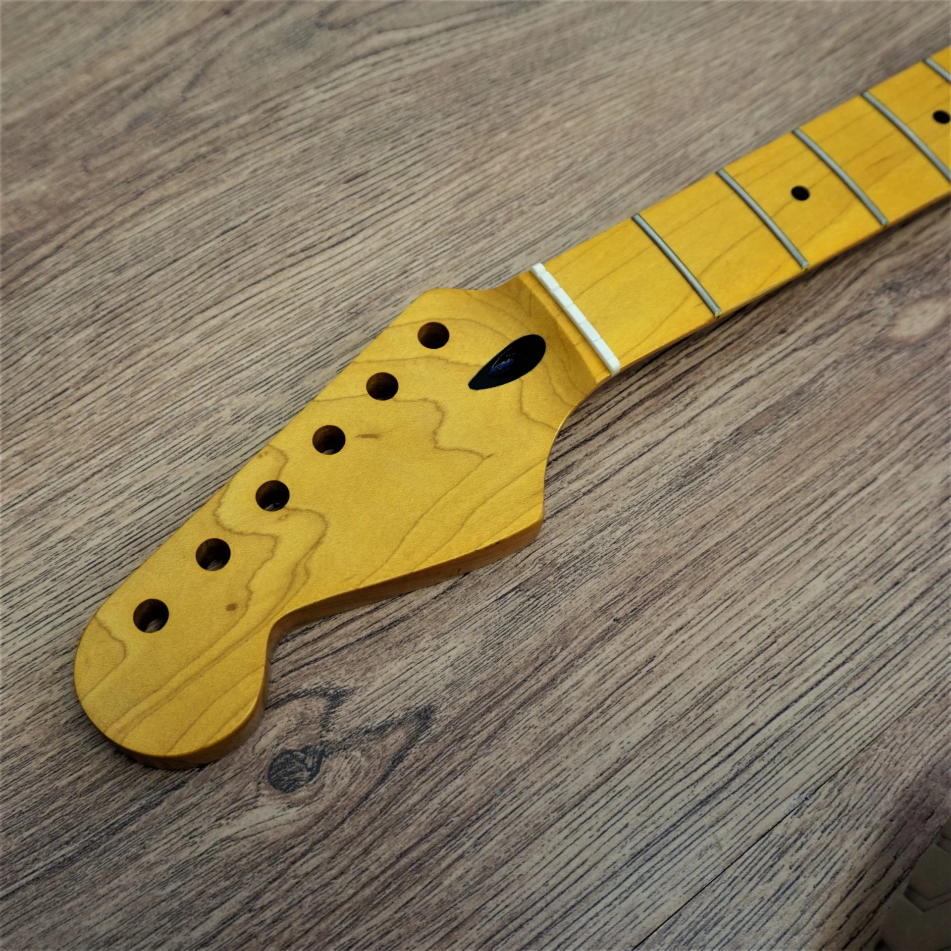 Left handed Strat Neck by Guitar Anatomy