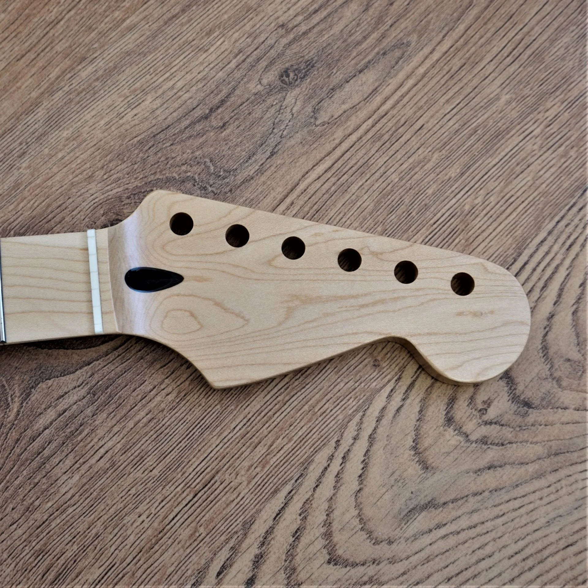 Stratocaster Satin Finish - Guitar Anatomy