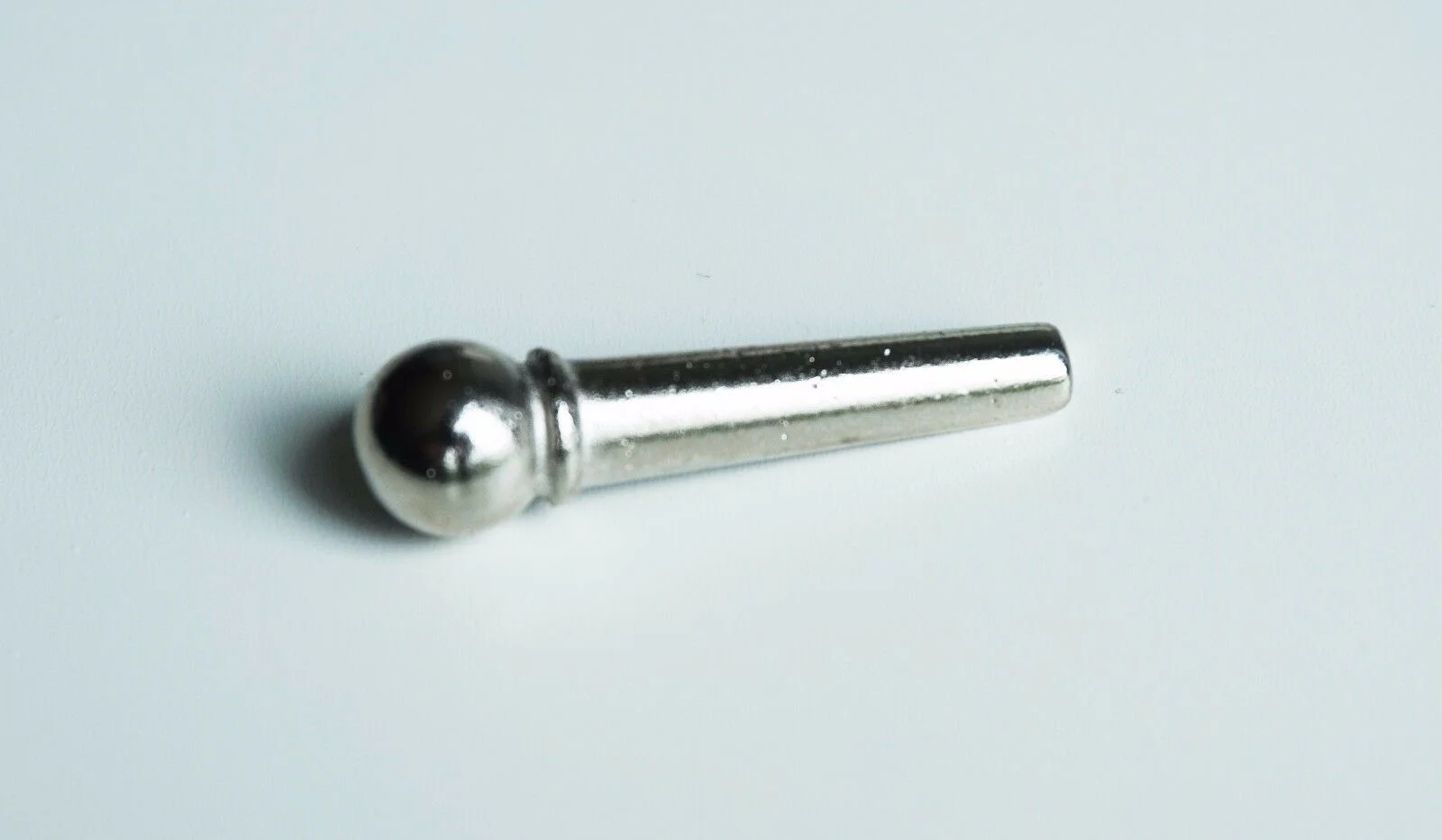 Chrome Brass Acoustic Guitar Bridge Pins - Image 4