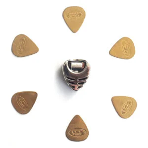 6x Extra Grip Bronze Metal Guitar Picks Plectrums Dadi Acoustic Electric with Pick Holder - 0.84mm | Guitar Anatomy