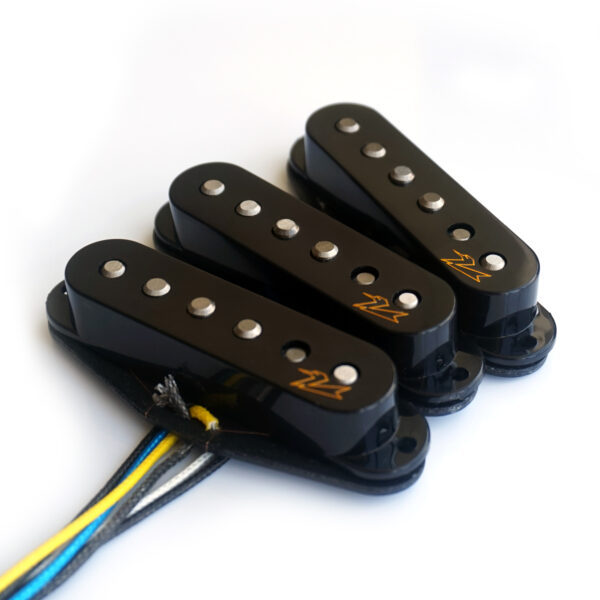 Fuzzy Duck™ Gold Series Single Coil Pickups for Stratocasters (Black Full Set) | Guitar Anatomy