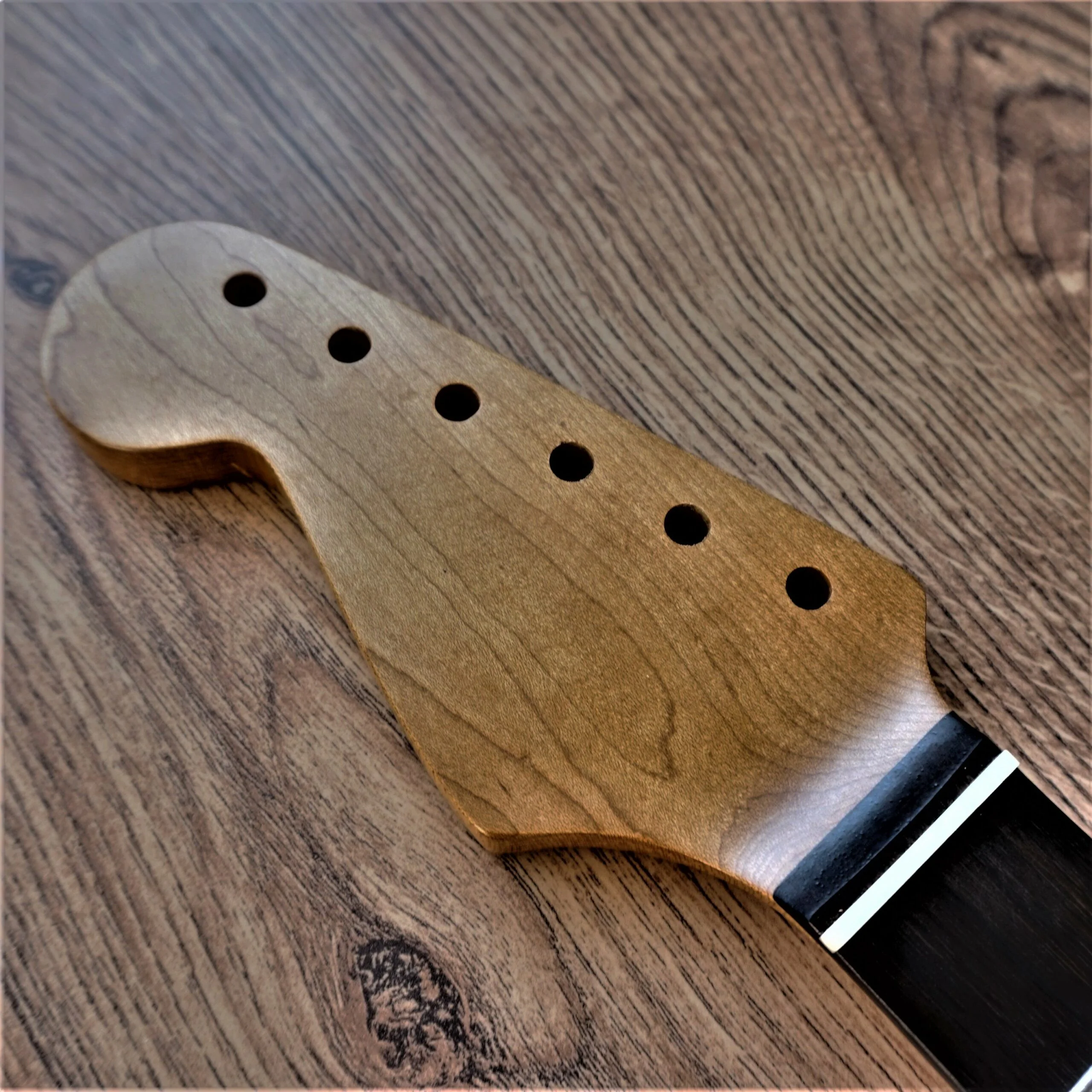 Left handed Stratocaster Compatible Roasted Maple and Rosewood Vintage Guitar Neck Nitro Satin 21 Fret Stainless Steel - Image 7