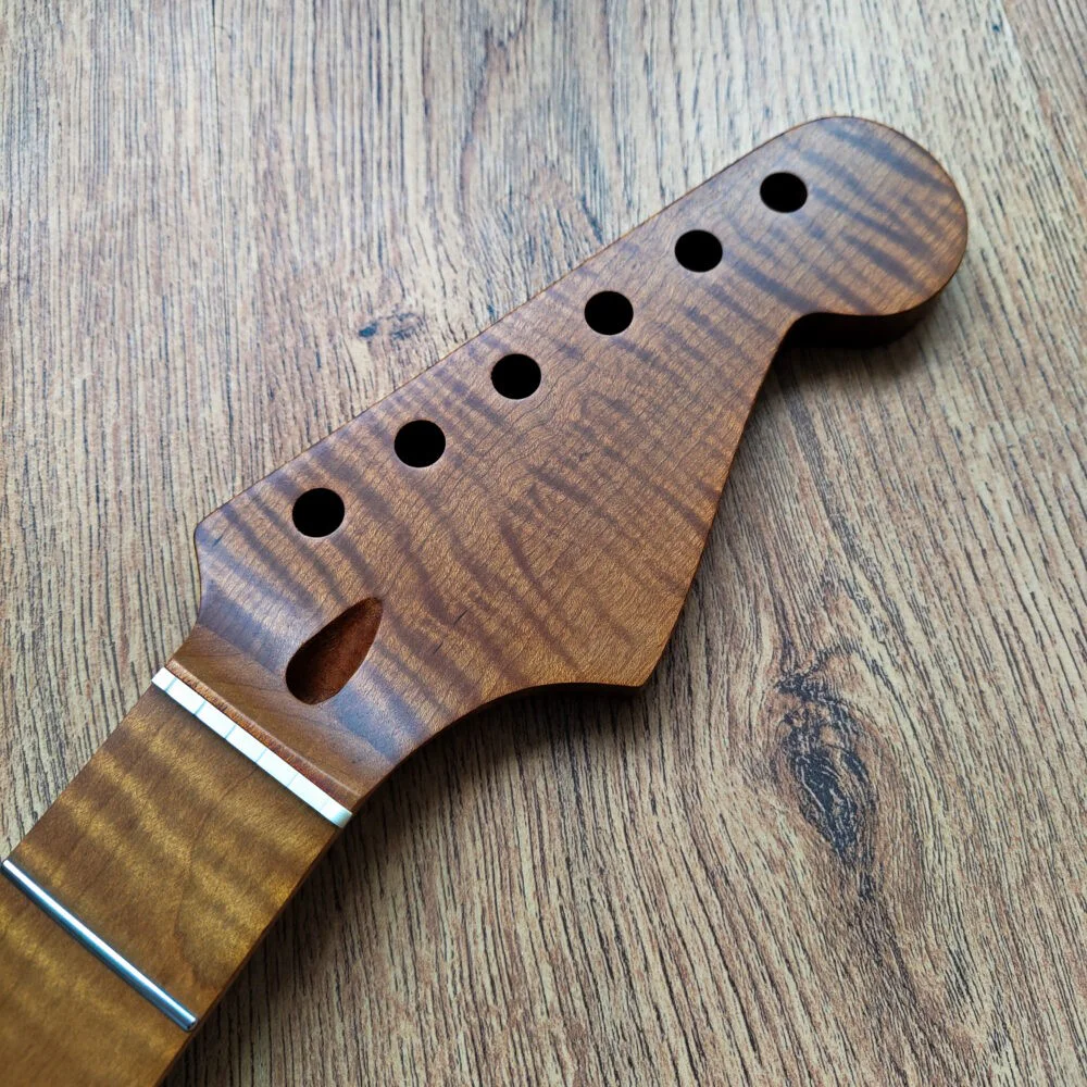 Stratocaster Compatible Roasted Flame Maple Pro Guitar Neck Satin - Image 4