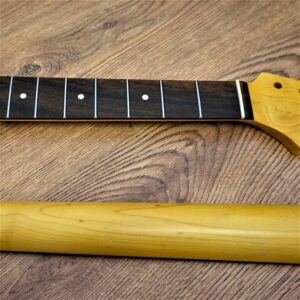 Stratocaster Compatible Maple and Rosewood - Light Vintage Nitro - Guitar Neck 21 Fret